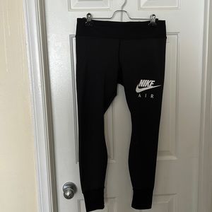 Nike cropped pants size L